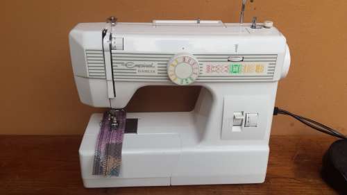 Lovely Empisal Dahlia sewing machine.
