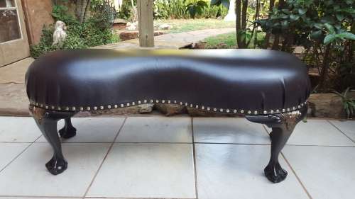 Beautiful ball & claw kidney shaped otterman