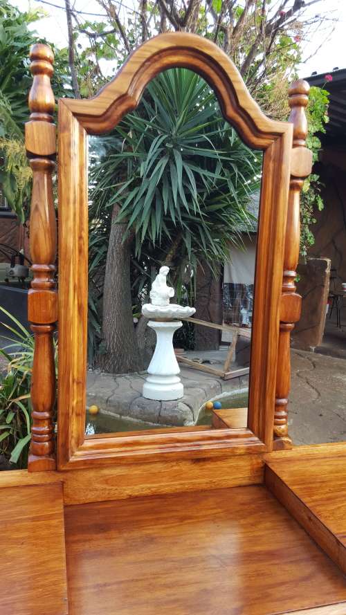 Beautiful vintage mix deco dressing table.