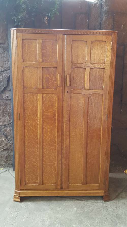 Beautiful vintage kids oak wardrobe.
