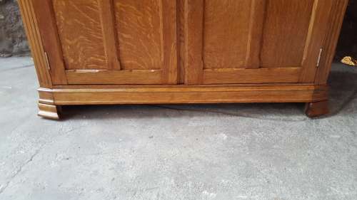 Beautiful vintage kids oak wardrobe.