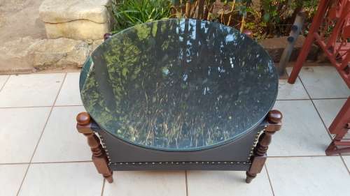 Beautiful round Retro coffee table.