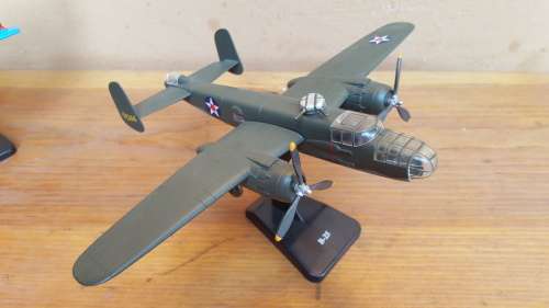 Collection of 4 plastic model aeroplanes.