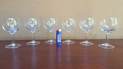 Beautiful set of 6 large grape design wine glasses.