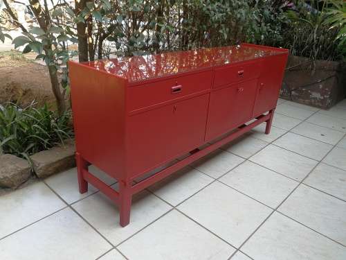 Lovely red, Retro sideboard / cabinet.