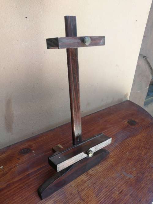 Small wooden table easel.