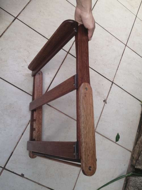 Lovely wooden table easel.