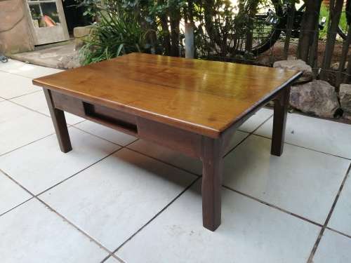 Lovely old rustic solid oak coffee table.