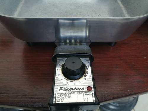 Awesome old Pineware electric frying pan.