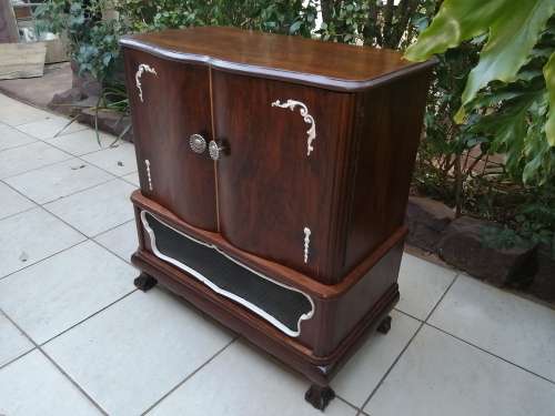 Beautiful vintage ball and claw grammaphone cabinet.