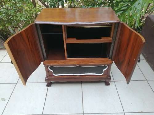 Beautiful vintage ball and claw grammaphone cabinet.