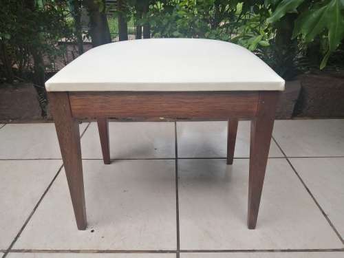 Lovely vintage Retro dressing table stool.