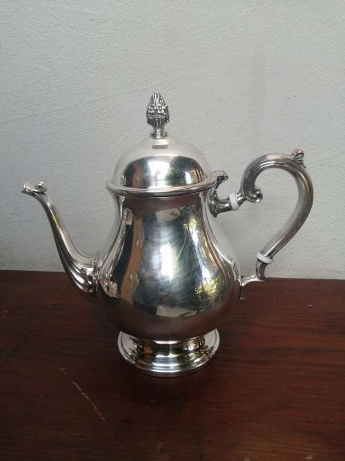 Stunning vintage tea / coffee set.