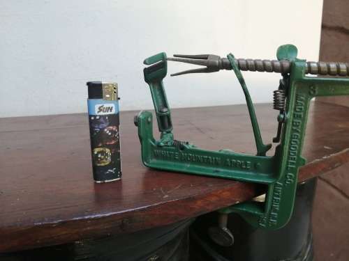 Manual Goodell apple peeler.
