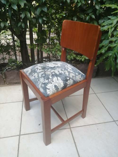 Beautiful pair of vintage oak chairs.