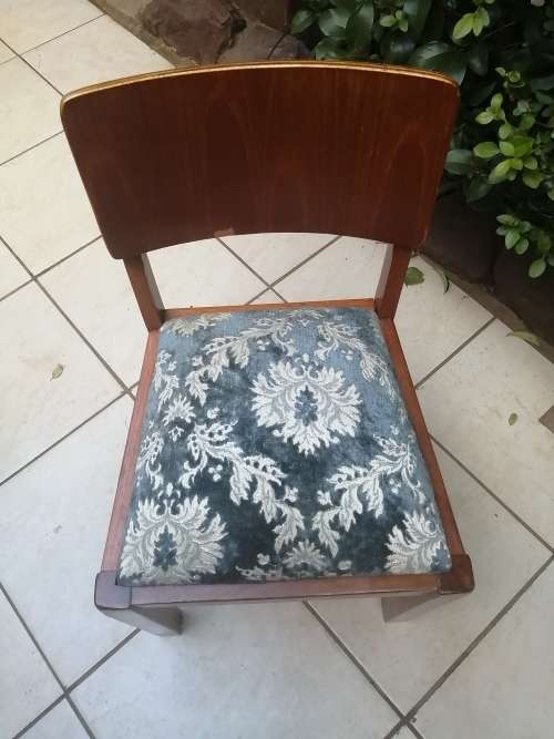 Beautiful pair of vintage oak chairs.