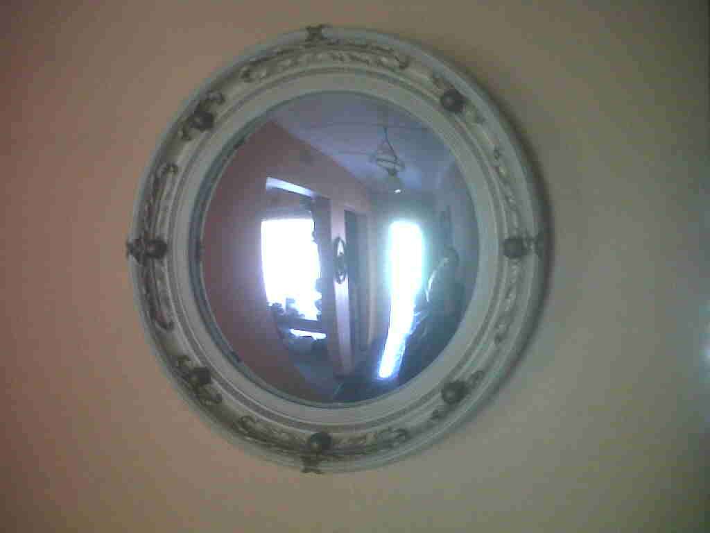 ROUND DECORATIVE MIRROR