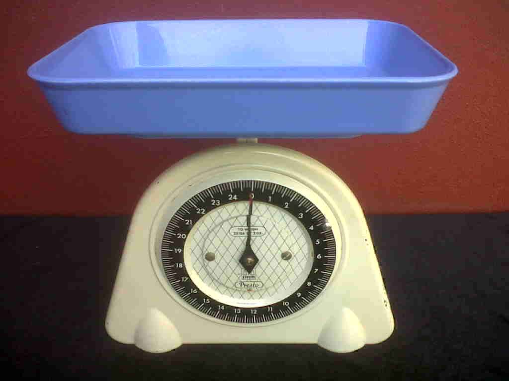 BEAUTIFUL OLD PRESTO SCALE