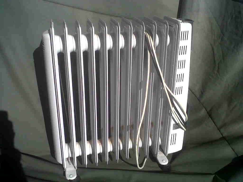 SALTON 10 FIN OIL HEATER