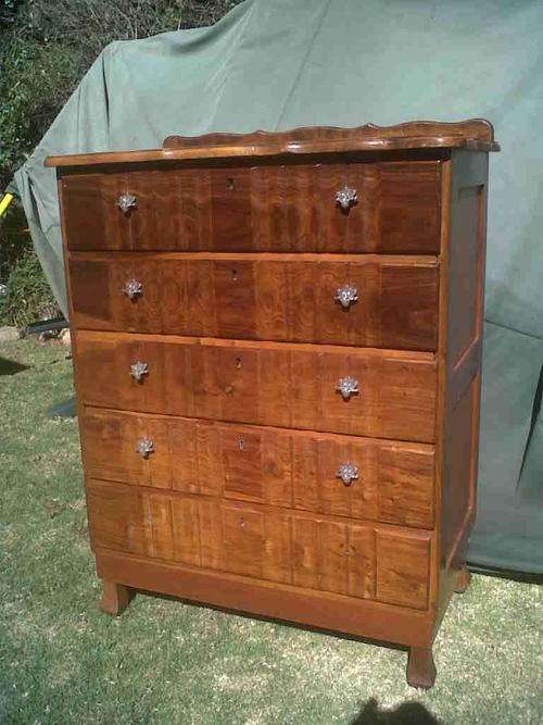 BEAUTIFUL IMBUIA CHEST OF DRAWERS