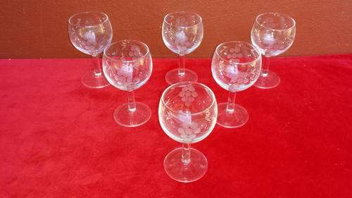 Set of medium Grape cut wine glasses