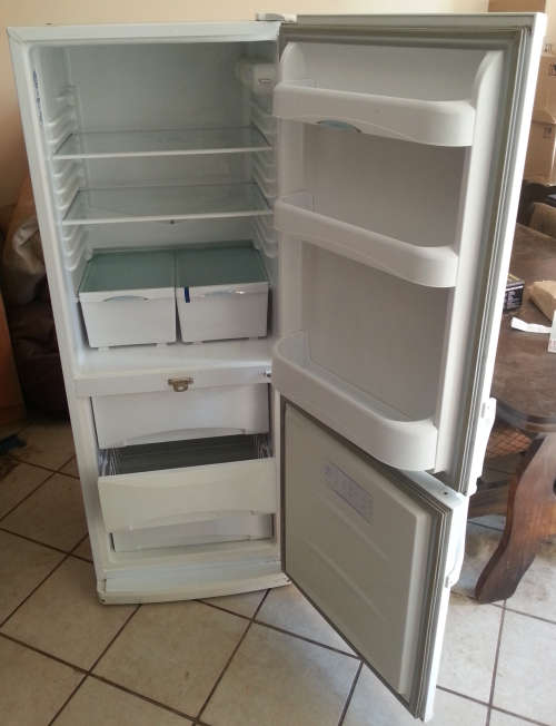 DEFY Fridge 320L White C 317