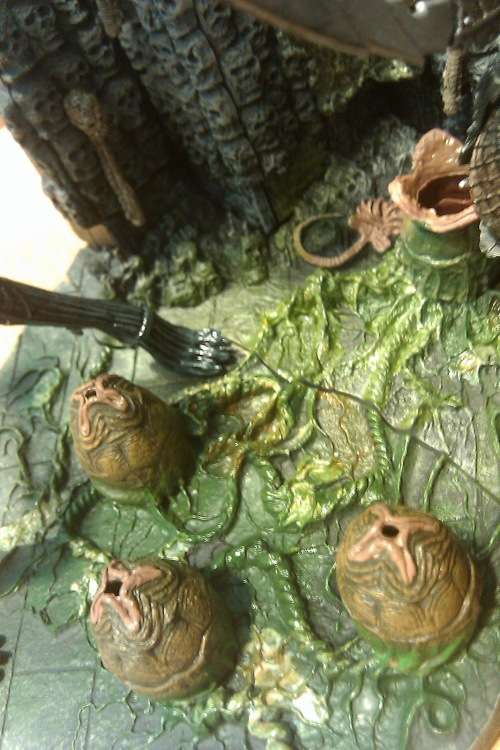 McFarlane Toys Alien Queen and Scar Predator Diorama