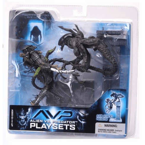 ALIEN ATTACKS PREDATOR