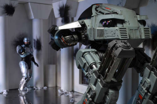 NECA Robocop ED-209 Figure with Sound with regular and battle damage Robocop figures