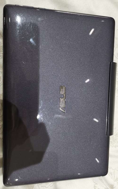 ASUS Transformer Book T100TA[TRANSFORMS IN TO A TABLET]EXCELLENT CONDITION]