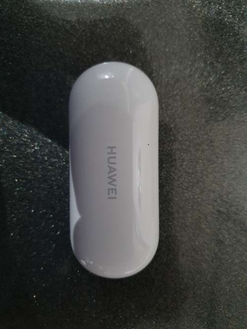 HUAWEI FreeBuds True Wireless Headset  {10/10 Condition}