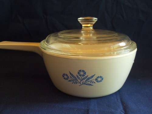 Corningware Dish with Lid and Handle - small (1.5 pints)