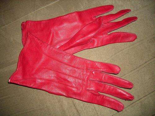 VINTAGE RED LEATHER GLOVES