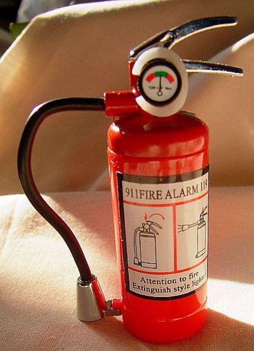 NOVELTY FIRE EXTINGUISHER LIGHTER