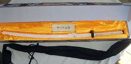 STUNNING WHITE KATANA SWORD IN A SATIN LINED BOX