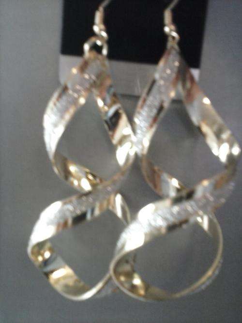 STUNNING EARINGS