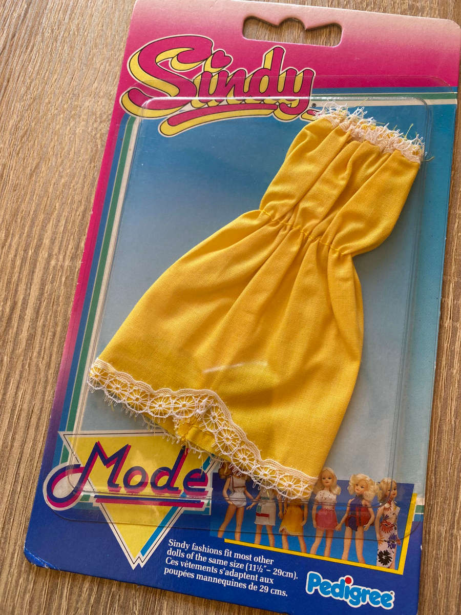 pedigree Sindy Mode outfits (never removed from packaging) x 3 outfits