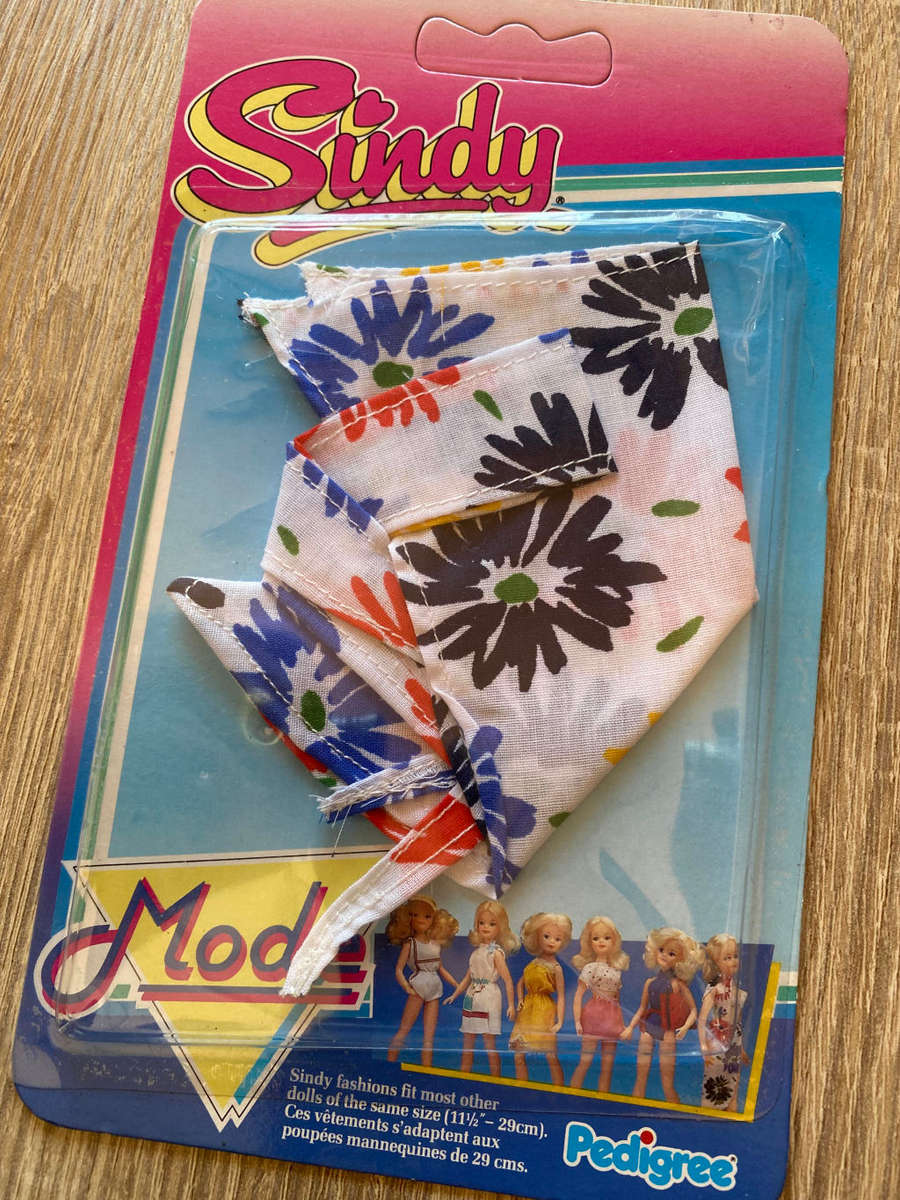 pedigree Sindy Mode outfits (never removed from packaging) x 3 outfits