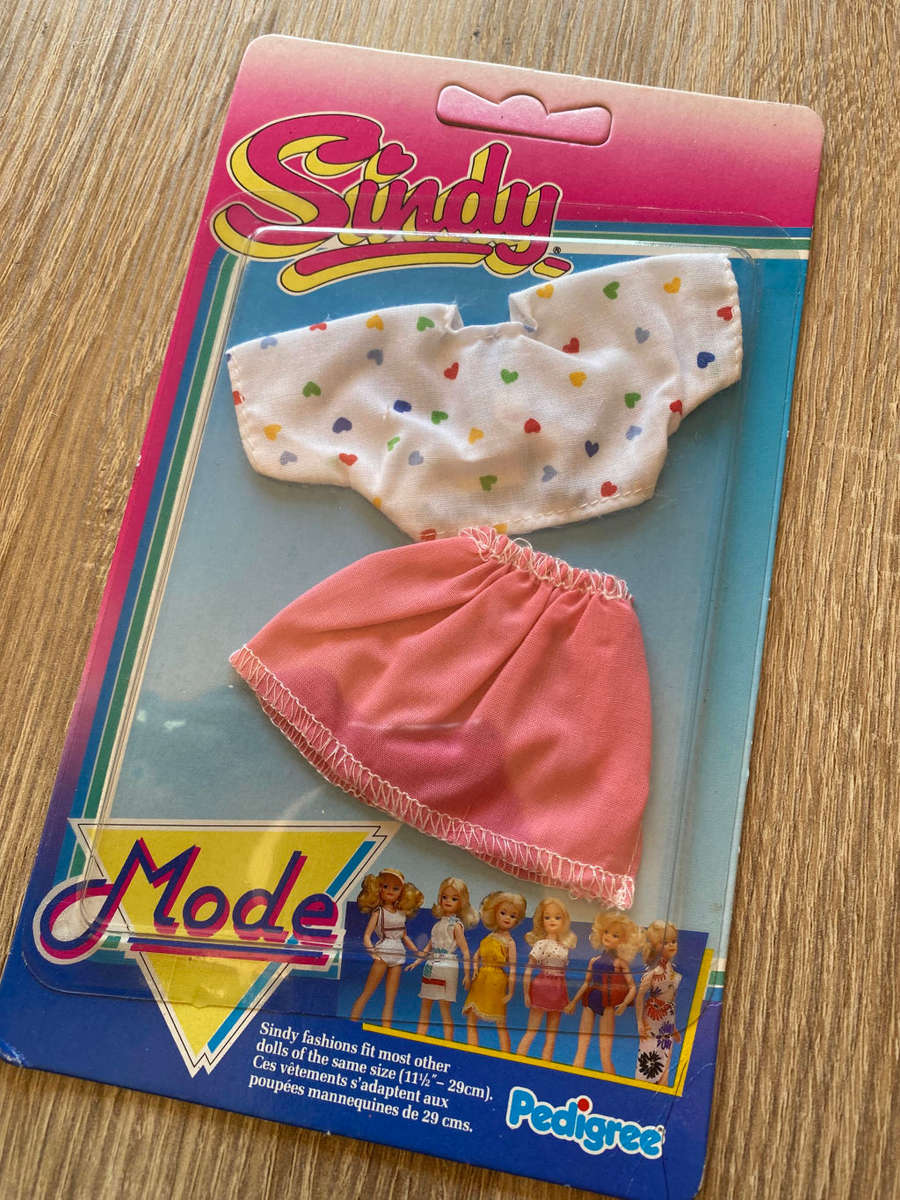 pedigree Sindy Mode outfits (never removed from packaging) x 3 outfits
