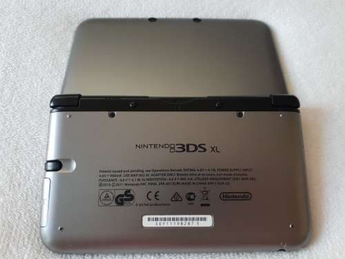 Nintendo 3DS Xl + Original box + 3 Games