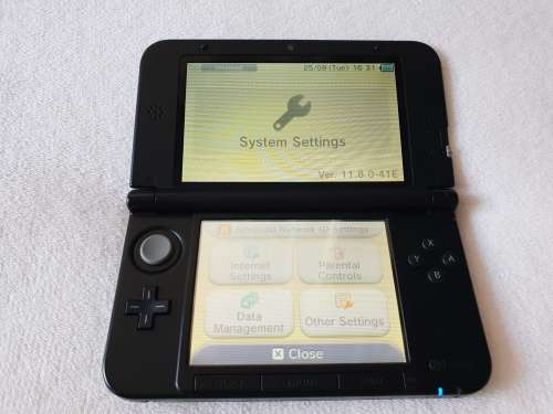 Nintendo 3DS Xl + Original box + 3 Games