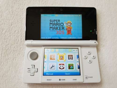 Nintendo 3DS Console + Original Box + 10 Games