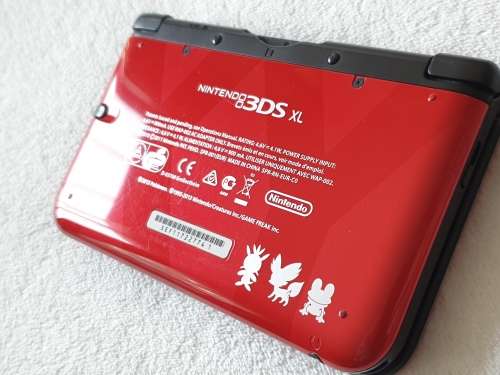 Nintendo 3DS XL Console + Games (Limited Edition Pokemon Console)
