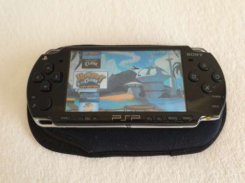 Sony PSP/Playstation Portable Slim + 15 Games + Box