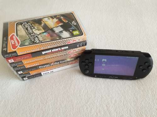 PSP / Playstation Portable 'Street' Console + 7 Games