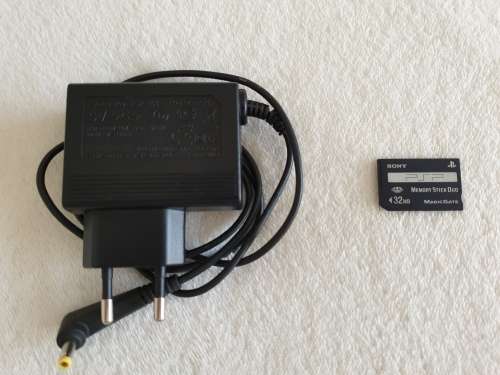 PSP / Playstation Portable 'Street' Console + 7 Games