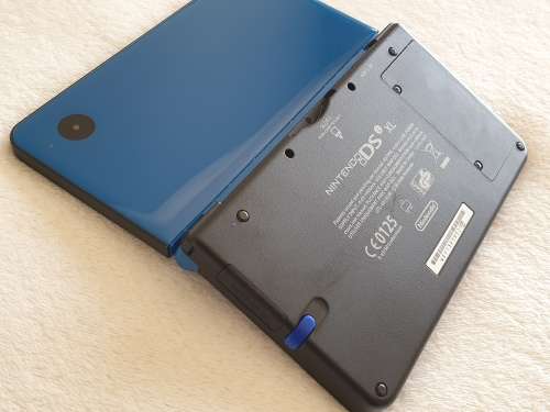 Nintendo DSi XL Console + 6 Games