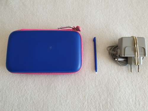 Nintendo DSi XL Console + 6 Games