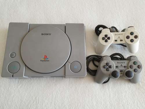 PS1 / Playstation One Console + 2 Controllers