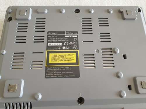 PS1 / Playstation One Console + 2 Controllers